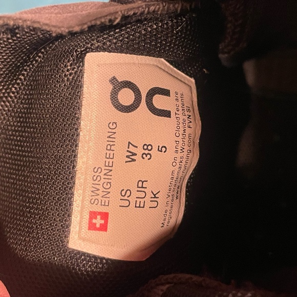 On cloud size 7 - Picture 5 of 5